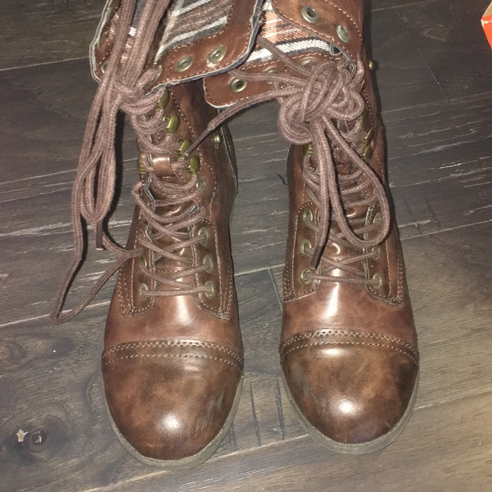 combat boots